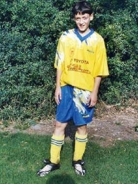 梅苏特·厄齐尔