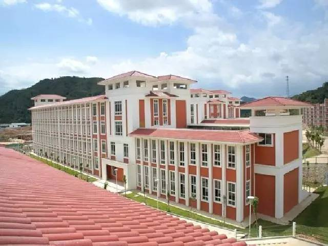 广东外语外贸大学南国商学院.jpeg