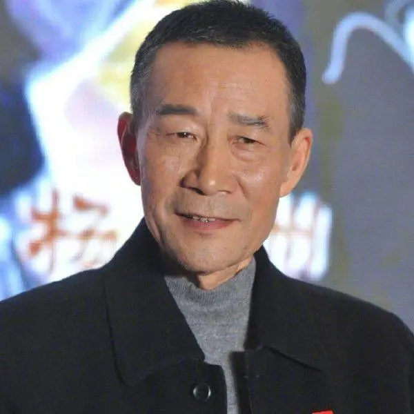 李雪健