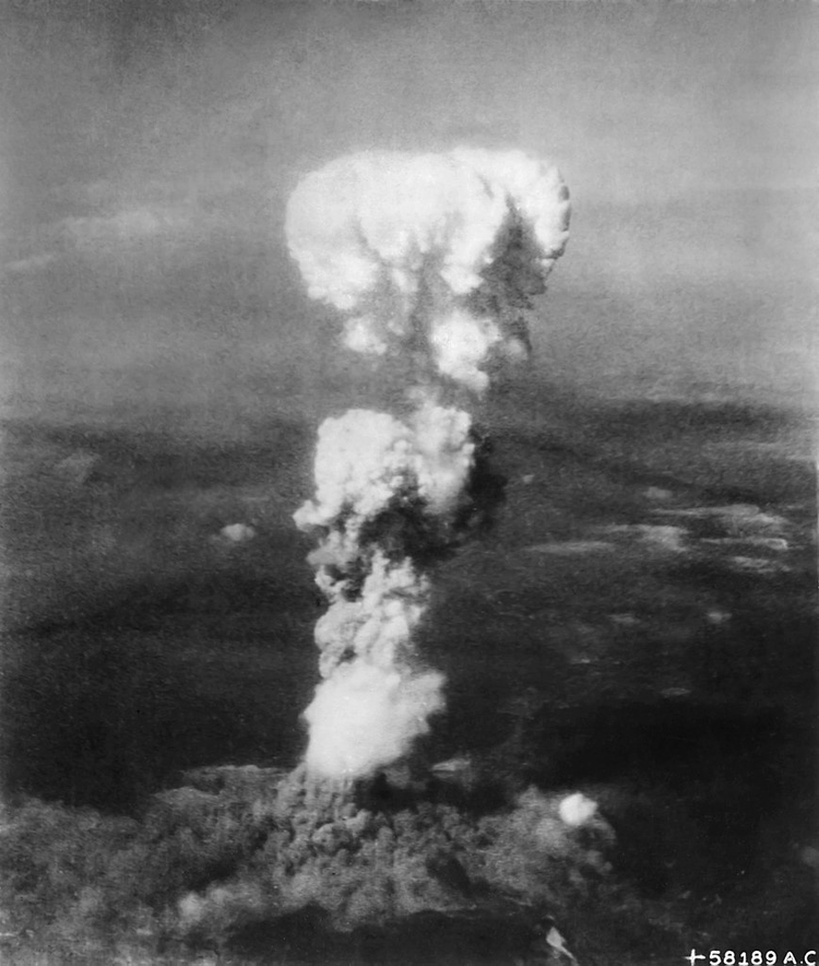 869px-Atomic_cloud_over_Hiroshima_-_NARA_542192_-_Edit.jpeg