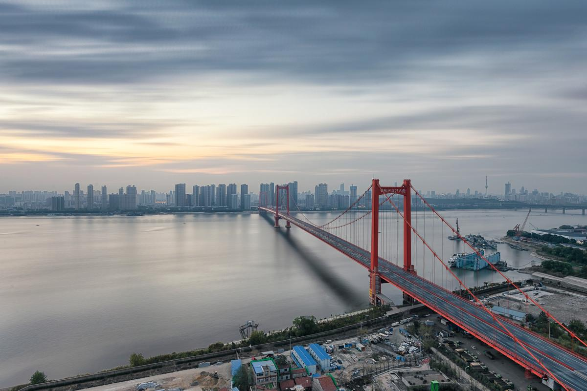 鹦鹉洲长江大桥