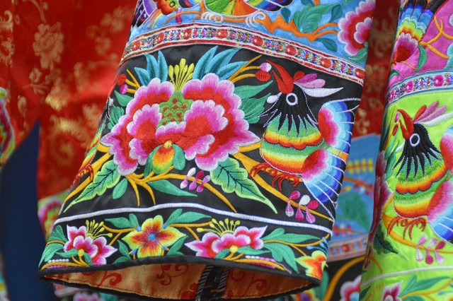 苗族服饰,服装,饰品,银,银饰品,银器,民族服饰