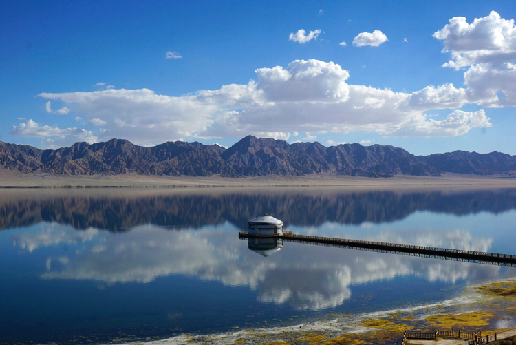 阿克塞哈萨克族自治县