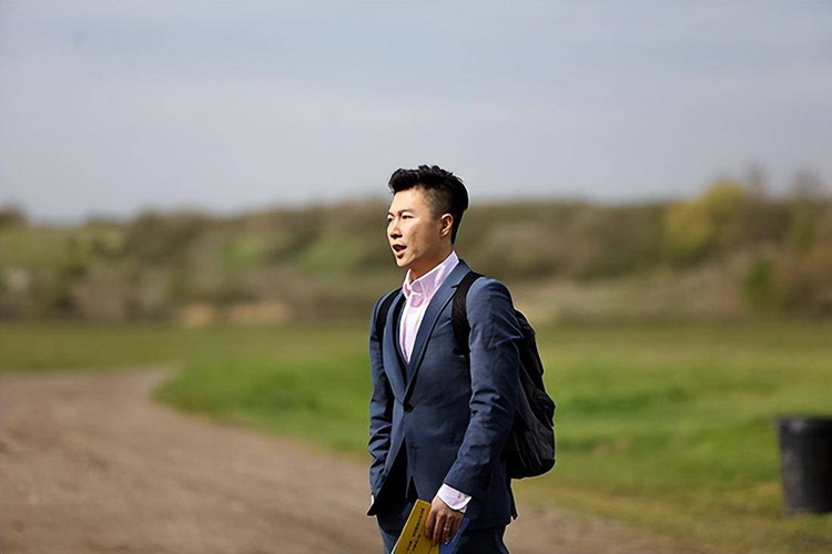 李小鹏