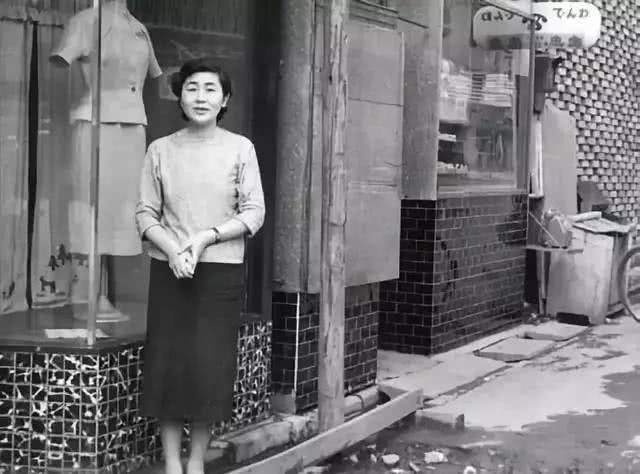 母亲年轻时.jpeg