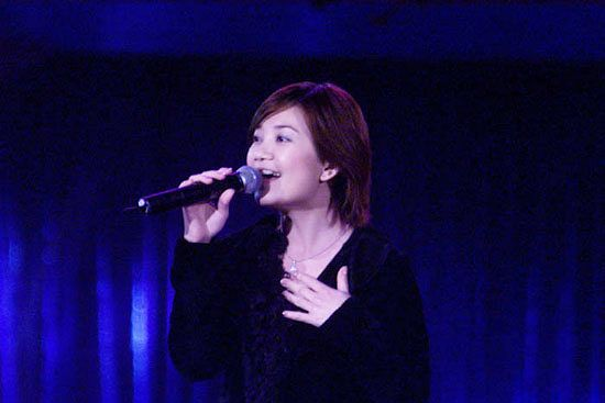 梁静茹于金鹰明星演唱会演唱歌曲《勇气》.jpeg