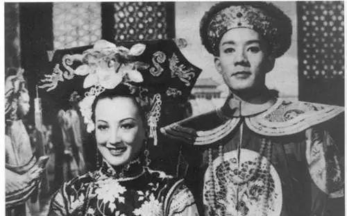 周璇在电影《清宫秘史》.jpeg