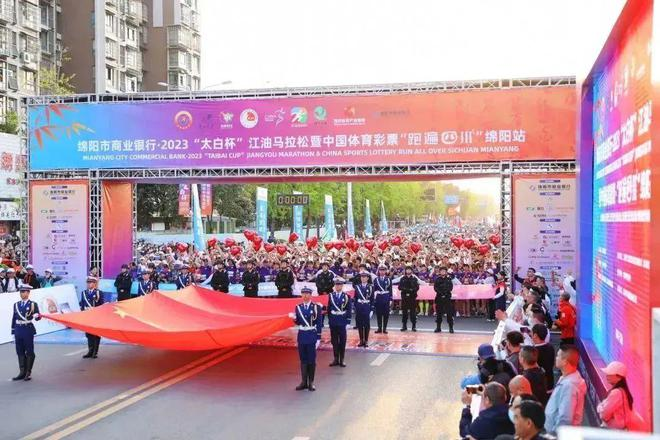 德乐乐·比祖乐米·切克莉