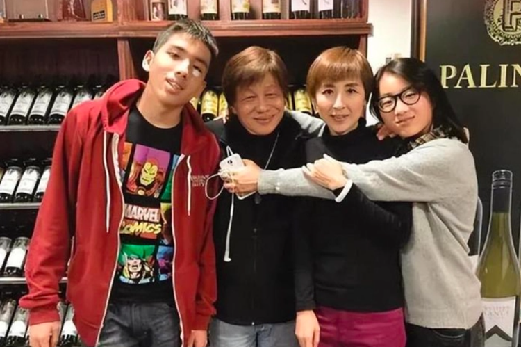 梁小龙