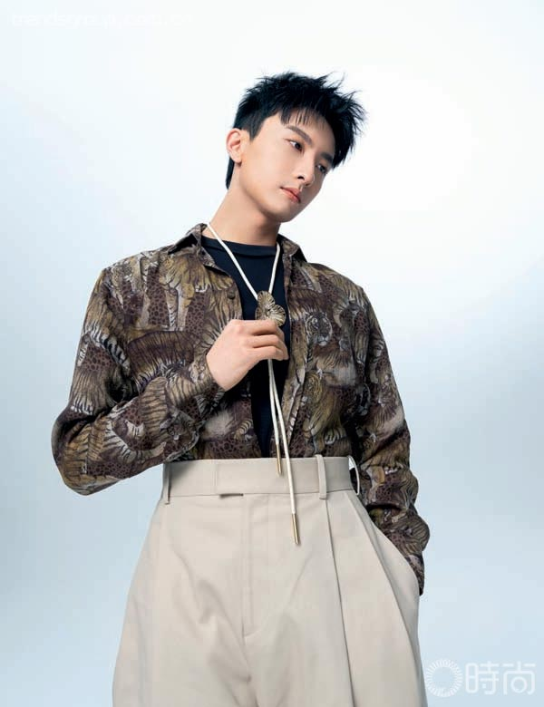 牛骏峰-男人装.png
