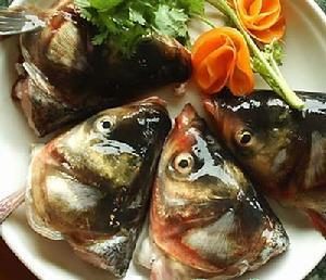 拆烩鲢鱼头