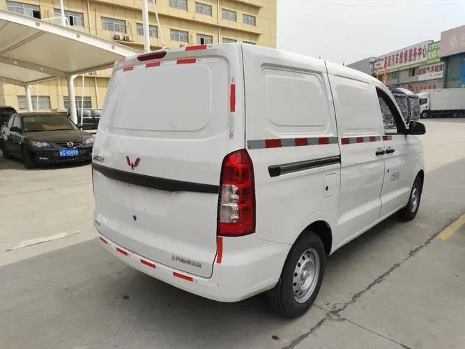 2021款1.5L手动基本型封窗车.jpeg