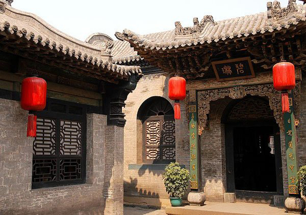 何家大院.png