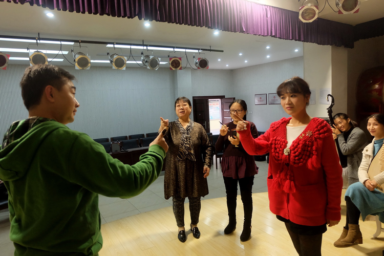 湖南常德武陵区文化馆“一箩筐故事”换来两个金奖