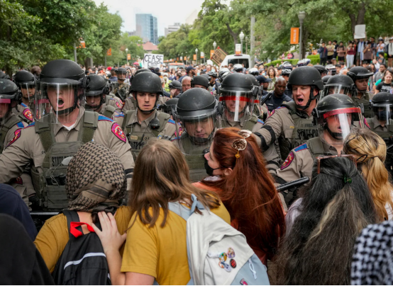 4·24美国大学集会骑警与学生冲突事件