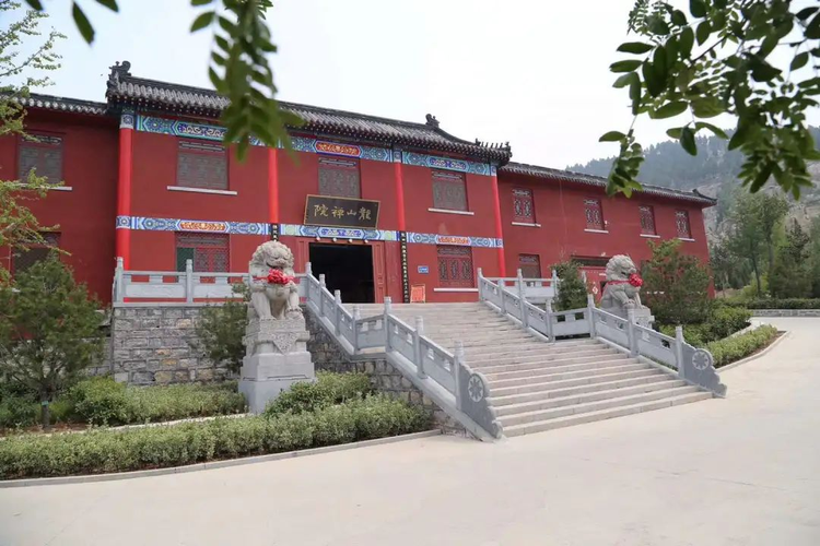 龙山禅院.jpeg