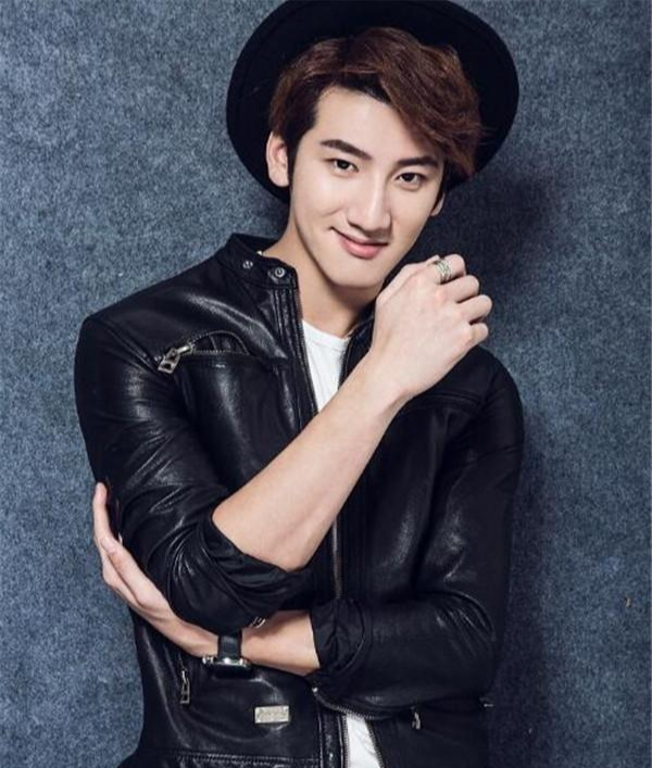 演员表演员饰演角色李欣雨—匡珺—聂凡茵—职员表