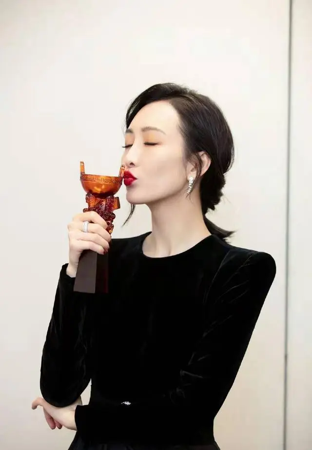 王鸥