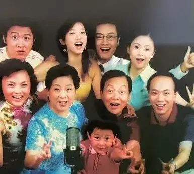 一家老小向前冲