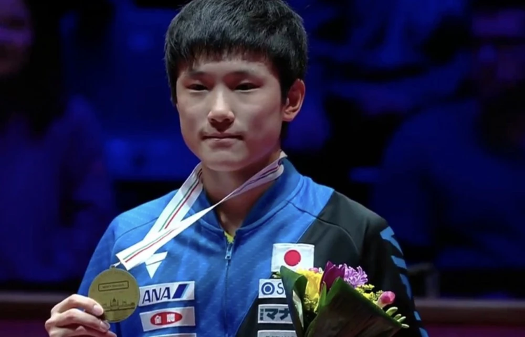张本智和获得冠军.png