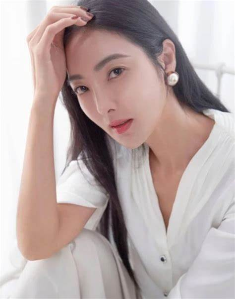 吴速玲