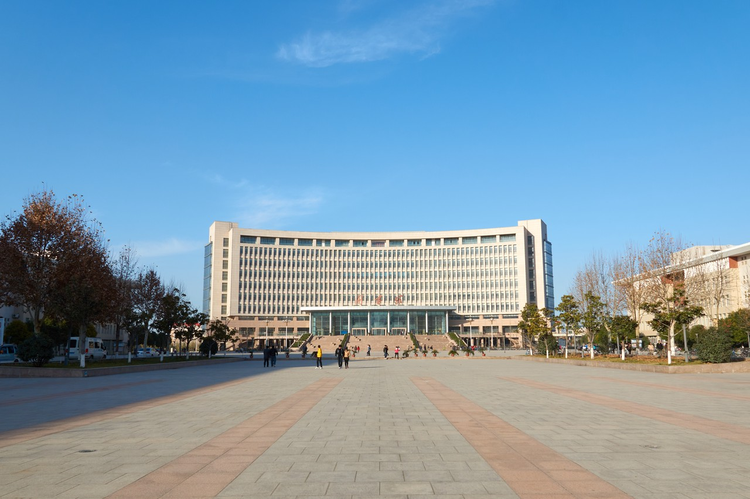 河南工业大学校园风景.jpeg