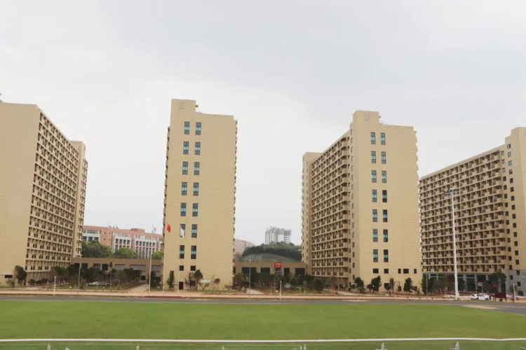 湖南外国语职业学院