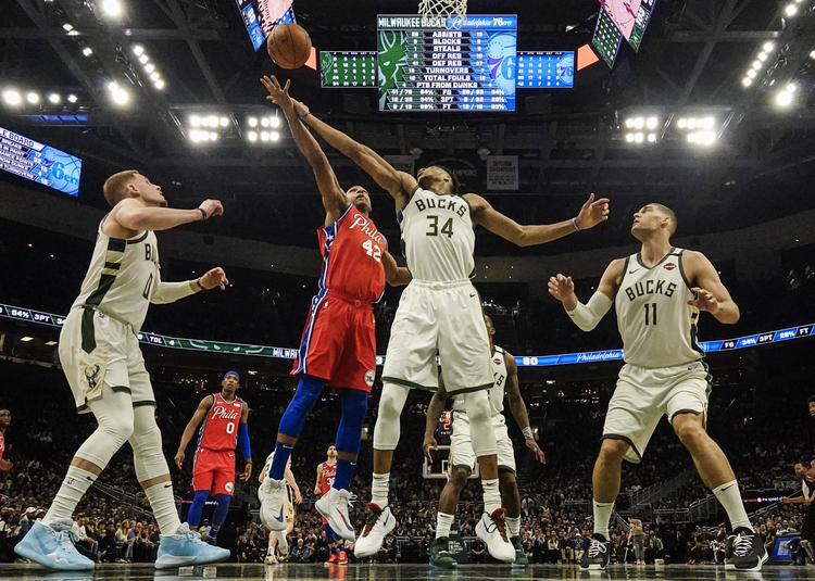 Philladelphia 76ers at Milwaukee Bucks