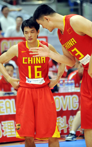 陈江华效力广东男篮时期.png