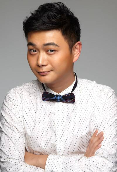 金牌客服董董恩