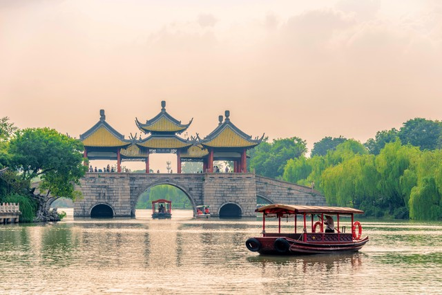 中国江苏扬州瘦西湖风景区五亭桥