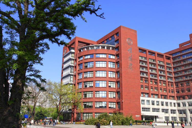 中国人民大学中的明德楼