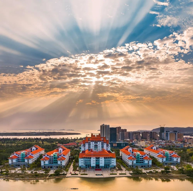 厦门大学嘉庚学院