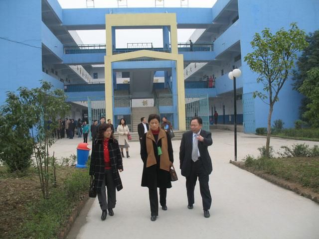 南充电子工业学校