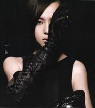 周笔畅《黑·择·明》宣传照