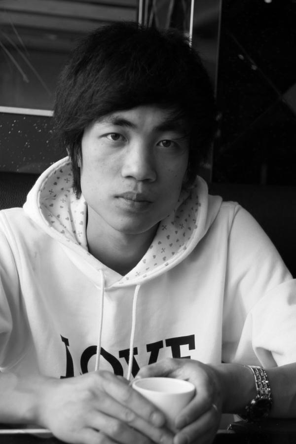 李宏
