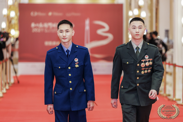 胡小毅
