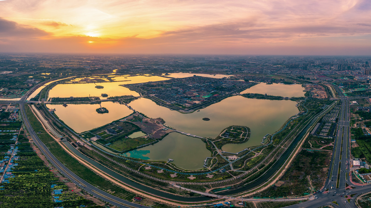 航拍商丘古城夕照全景