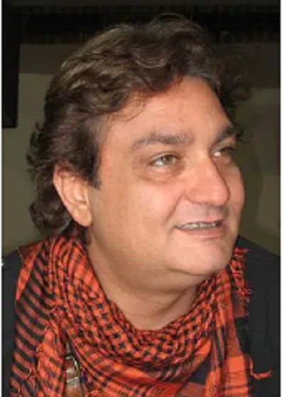 雷金纳德·巴恩斯