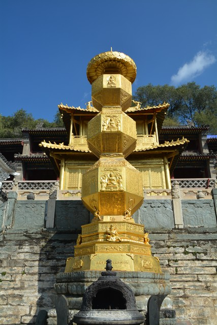 五台山．显通寺．铜殿．十万斤青铜铸造．五台山一绝