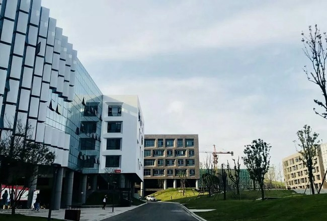 四川卫生康复职业学院