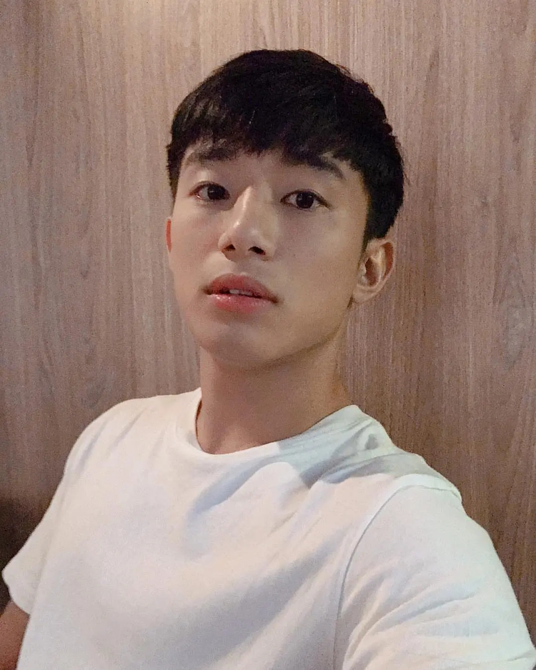 八尺门的辩护人