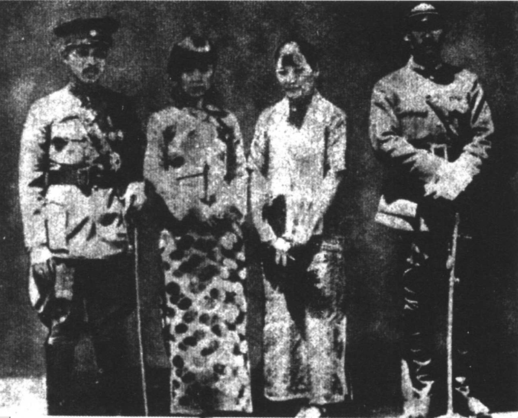 1930年，张学良于凤至夫妇与蒋介石宋美龄夫妇的合影.png