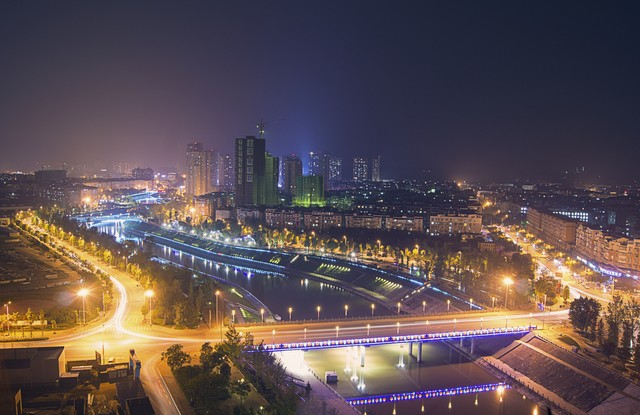 城市夜景，拍摄于四川省资阳市城区