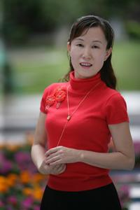 王瑾[南宁市滨湖路小学支部书记、校长]