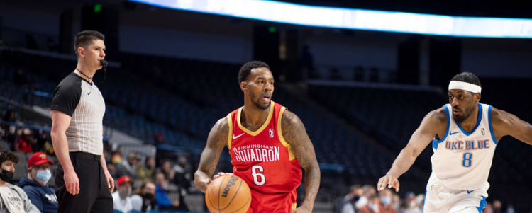 达柳斯·亚当斯