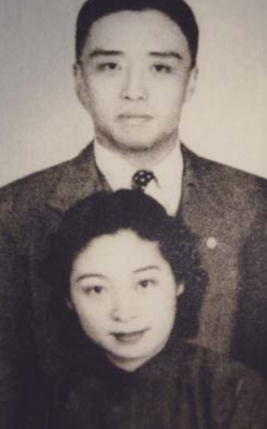 李少春与侯玉兰合影.png