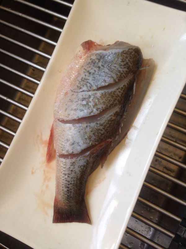 煎鲈鱼