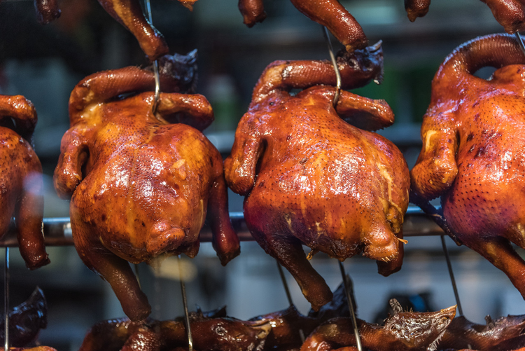 烧鸡特写镜头Closeup shot on roast chicken