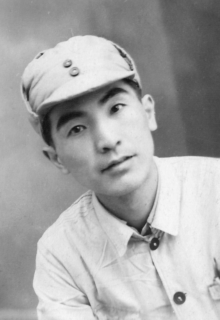 1943年赵扬在安徽来安县半塔镇新四军二师师部